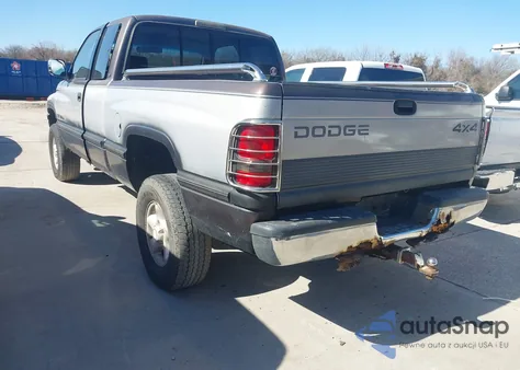 1997 Dodge Ram 1500 St из США, поврежденный, VIN 3B7HF13Z5VM562109